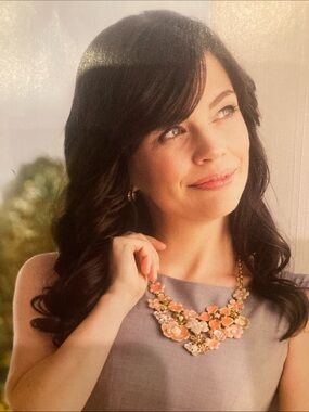 RARE Lulu Avenue Flower Statement Pendant Necklace NWOT Floral Gold Tone
